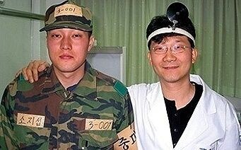 차은우도 아마 커버 쉽지는 않을 군복_2.jpg