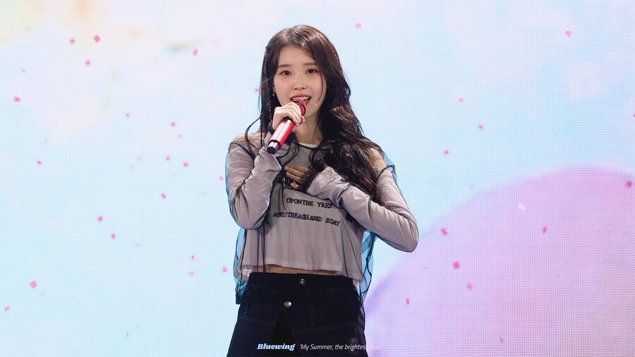 2025.09.13 아이유 팬밋업 '마음' 직캠(Bluewing)_1.jpg