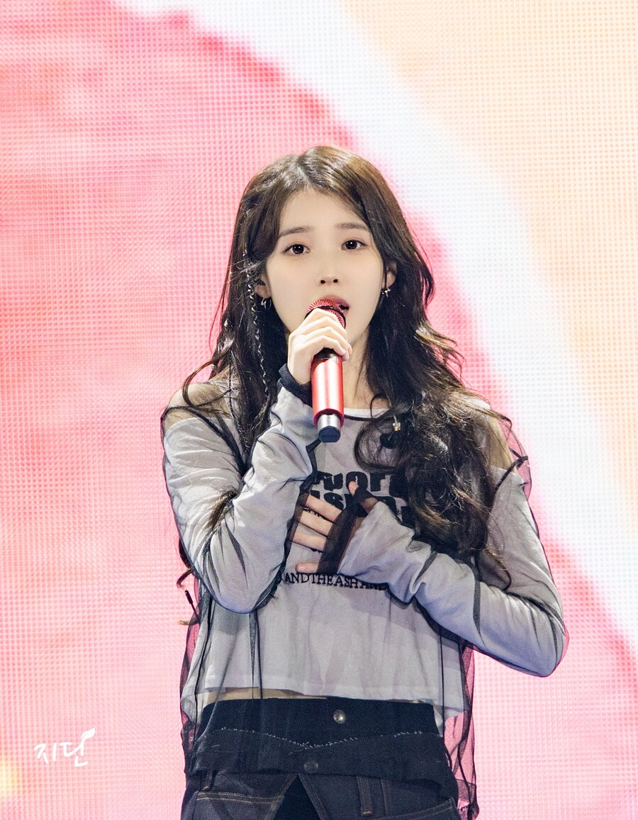 2025.09.13 아이유 FAN MEET-UP(지딘)_18.jpg