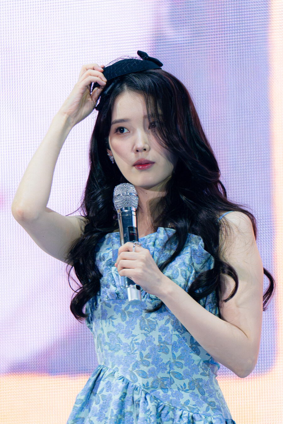 2025.09.13 아이유 FAN MEET-UP(셀카봉)_4.jpg
