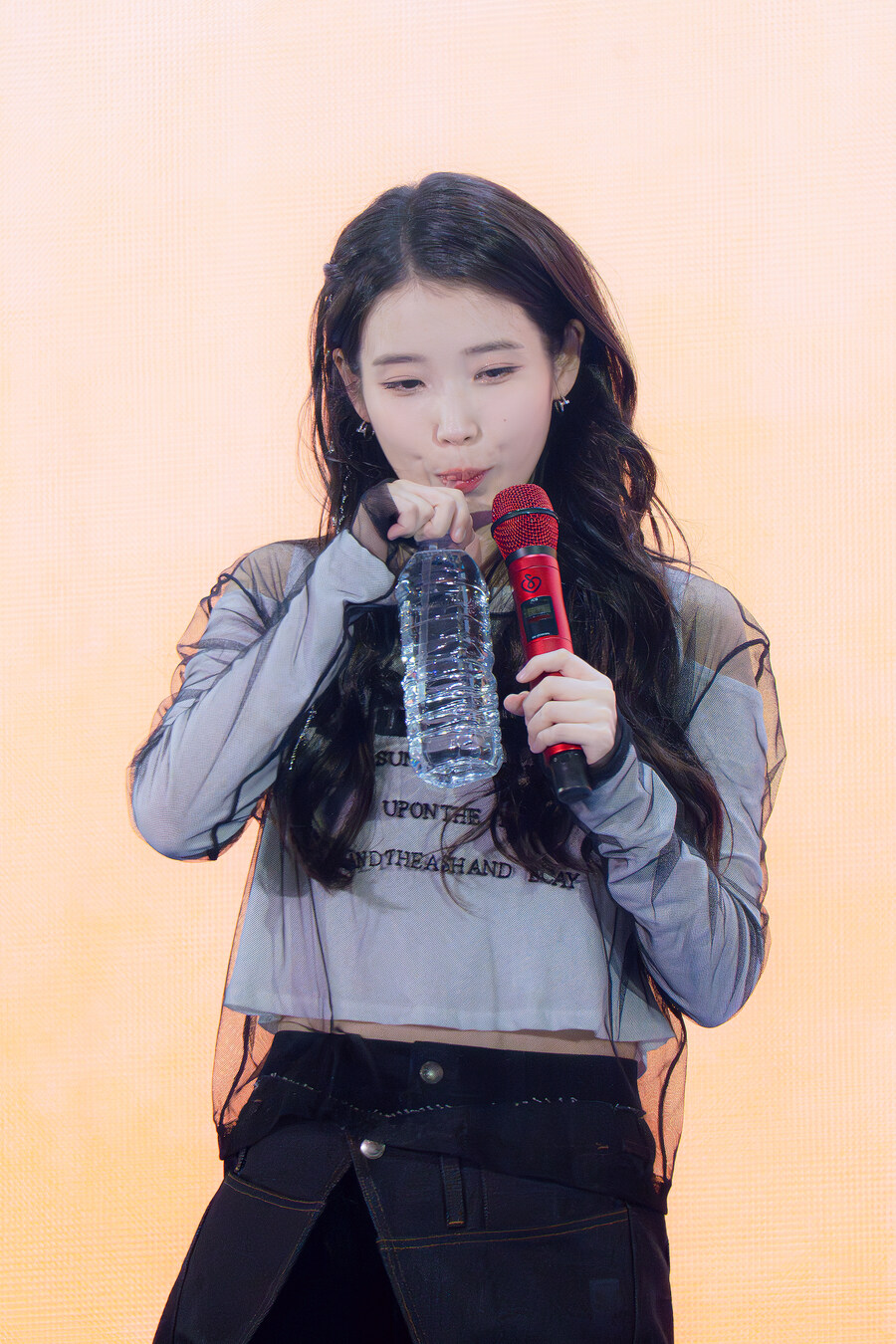 2025.09.13 아이유 FAN MEET-UP(셀카봉)_16.jpg
