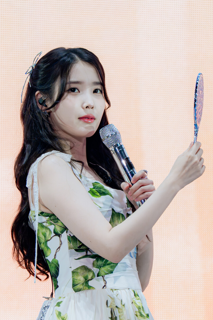 2025.09.14 아이유 FAN MEET-UP(셀카봉)_8.jpg
