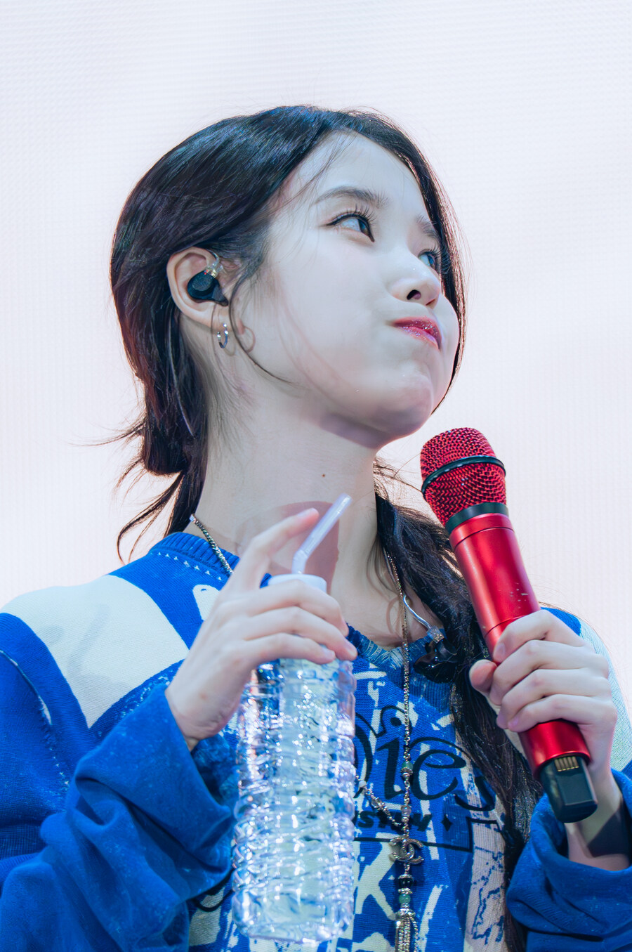 2025.09.14 아이유 FAN MEET-UP(셀카봉)_25.jpg