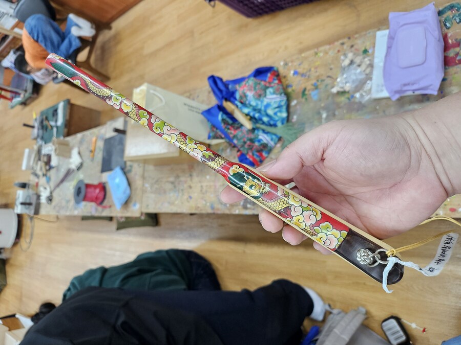 1년걸린 국가무형유산 두분이 제작한 부채_17.jpg