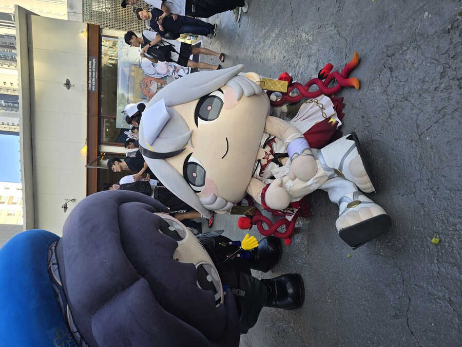명조) 인형탈 덕분에 즐거웠다_4.jpg