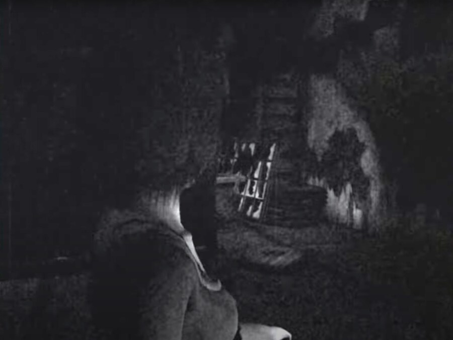 프로모션 영상 원작과 비교 스샷_50.png