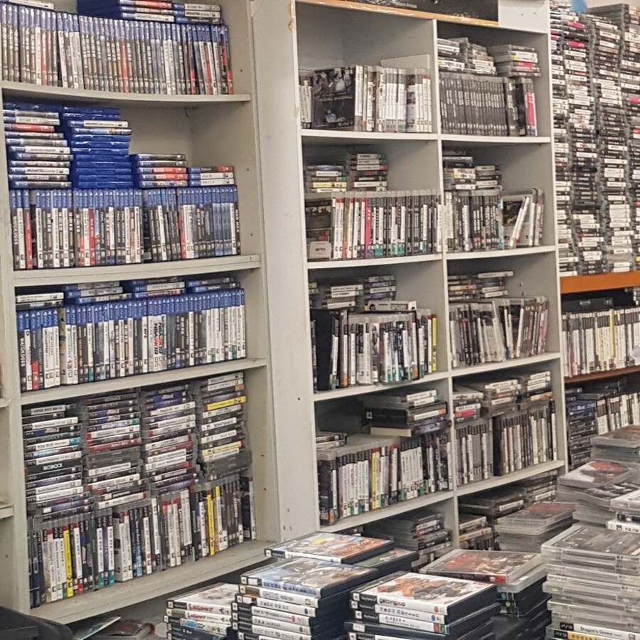 국전 뉴타입 ps2 ps3 ps4 vita 3ds ds 스위치 매각전문_1.jpg