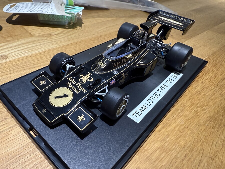 [Ebbro] 1/20 team Lotus type 72E_7.jpg