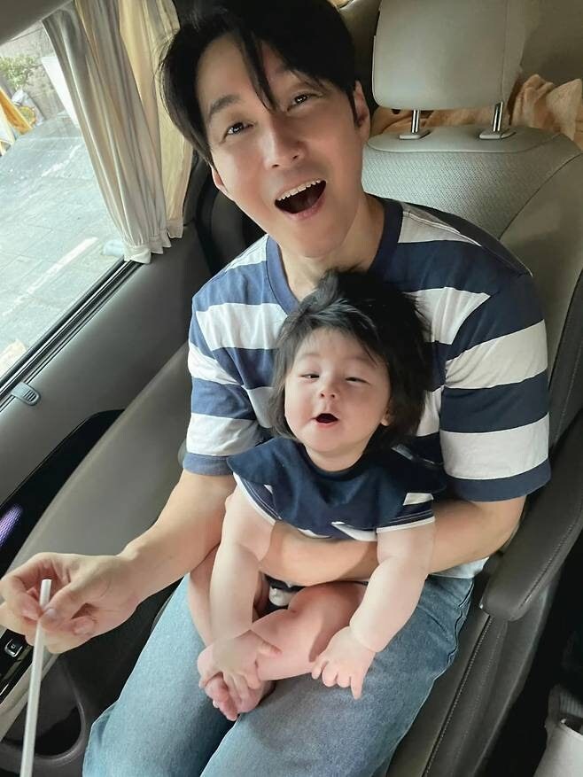 드디어 머리가 내려온 심형탁 아들_4.jpg