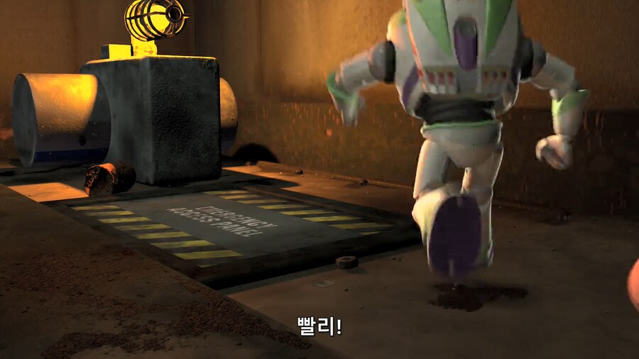 토이 스토리)자신의 진실을 알고 좌절하는 장난감_12.png