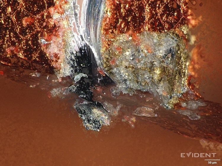 ifixit "왜 스크레치 게이트가 발생하는가"_3.jpg