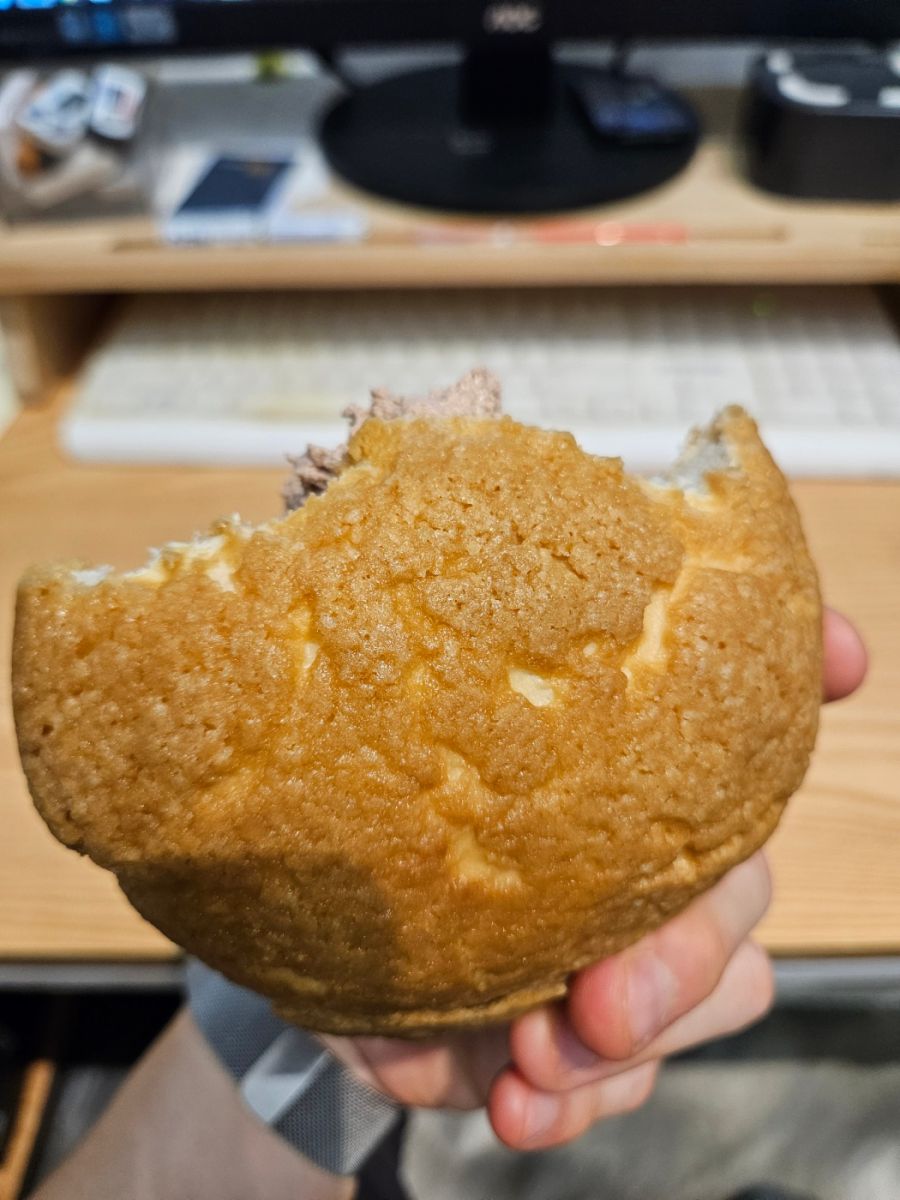 지식의 맛 연세우유 교보문고맛 생크림빵_2.jpg
