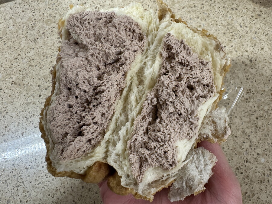 연세우유 교보문고맛 생크림빵~~~_3.jpg