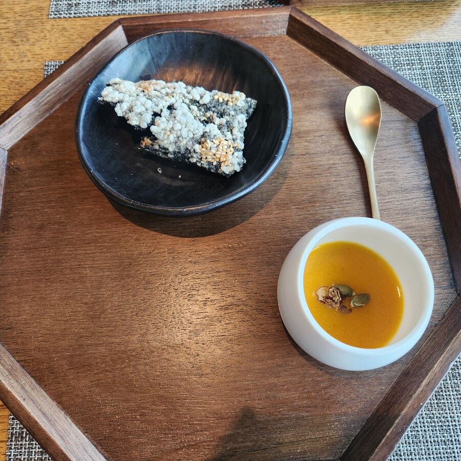 10년만에 방문한 케데헌 성지 남산 타워 한식당 한쿡_3.jpg