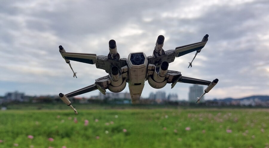 [가을의 코스모스밭에서...] 스타워즈 T-70 x-wing_4.jpg