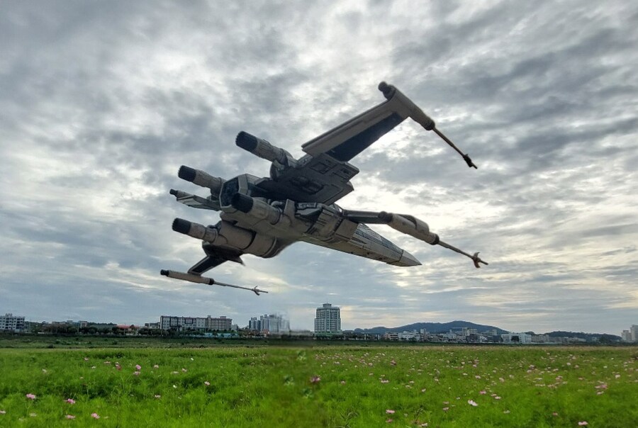 [가을의 코스모스밭에서...] 스타워즈 T-70 x-wing_8.jpg