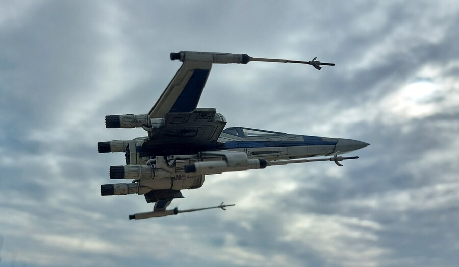 [가을의 코스모스밭에서...] 스타워즈 T-70 x-wing_11.jpg
