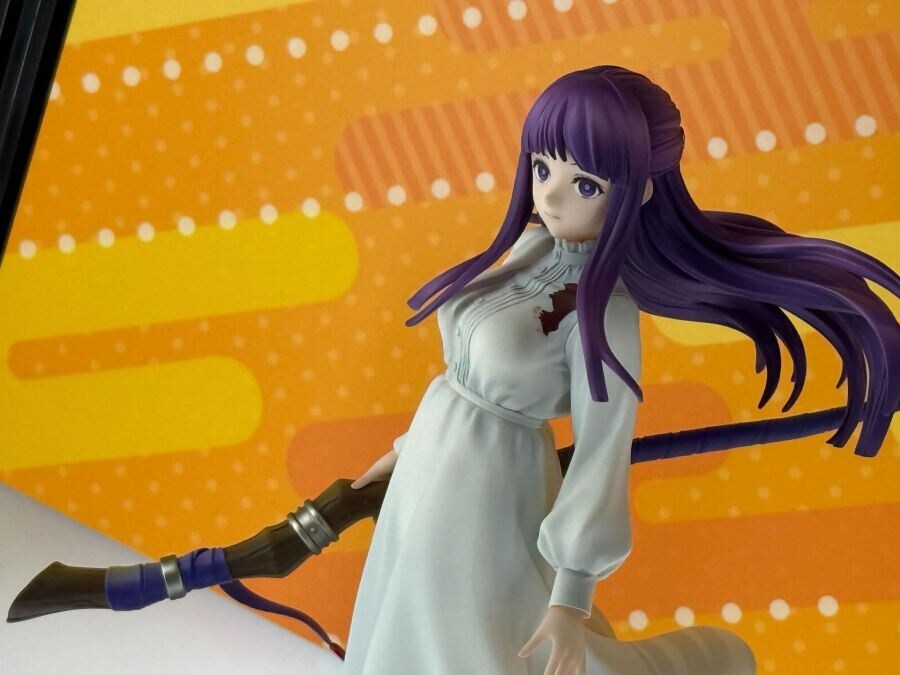 장송의프리렌) 밥먹다 옷에 음식 흘린 효은이_1.jpg