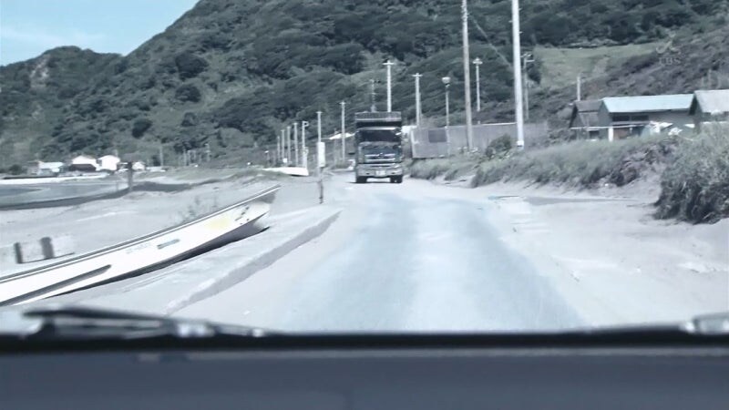 지나가던 유부녀를 습격하는 남자들_2.jpg