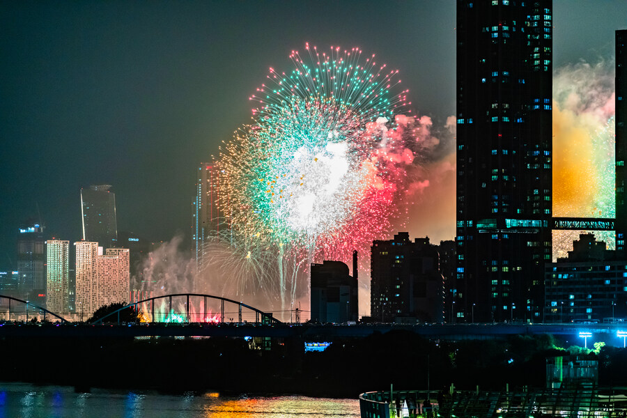 [스압] 하루 늦었지만 반포대교에서 바라본 여의도 불꽃 축제_28.jpg