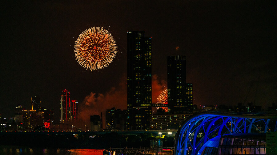 [스압] 하루 늦었지만 반포대교에서 바라본 여의도 불꽃 축제_31.jpg