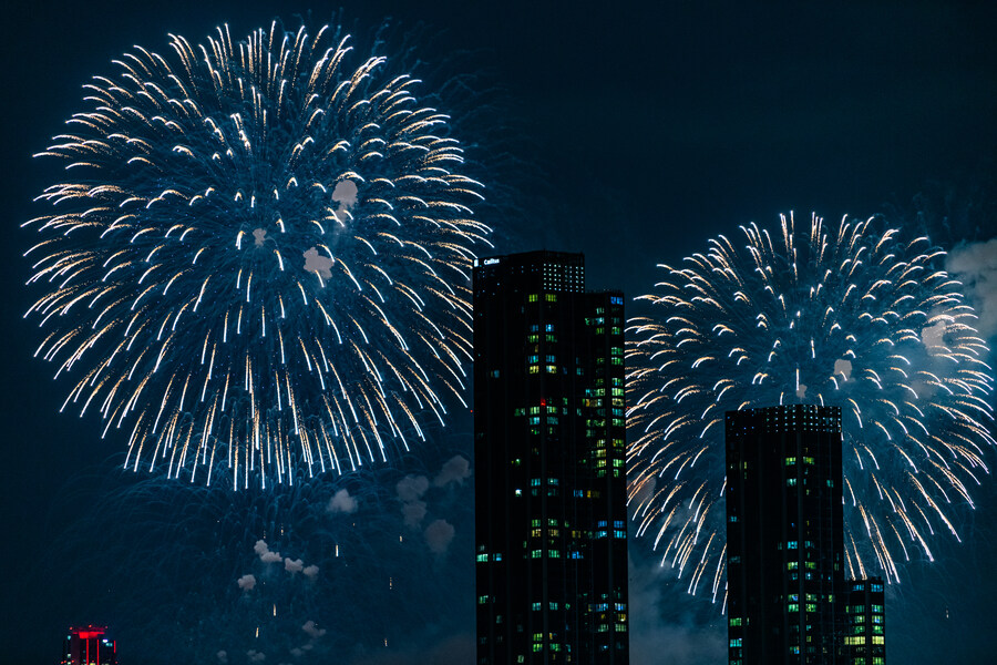 [스압] 하루 늦었지만 반포대교에서 바라본 여의도 불꽃 축제_39.jpg