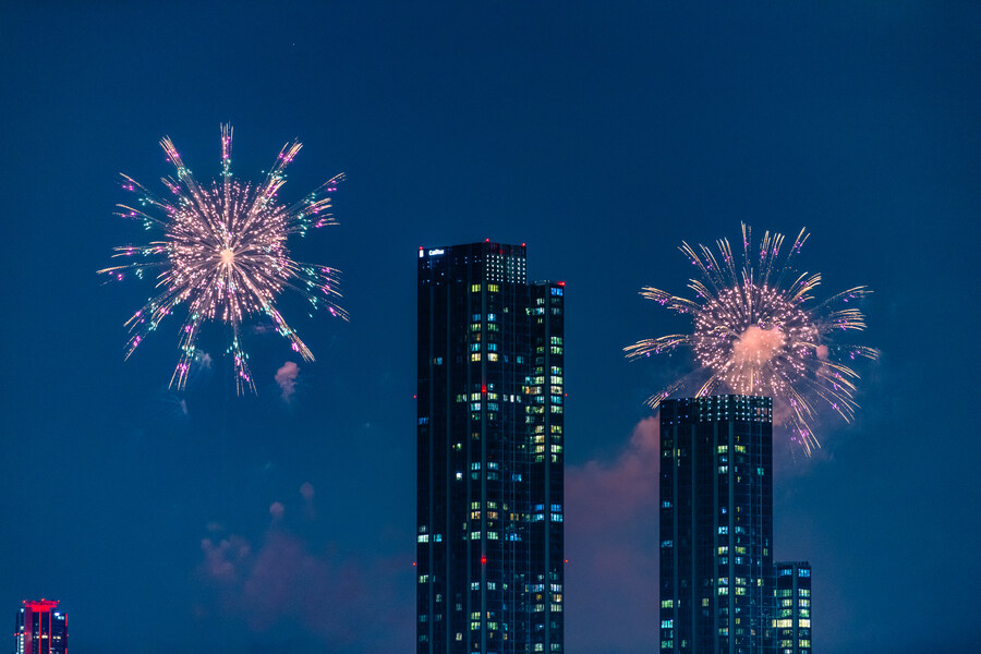[스압] 하루 늦었지만 반포대교에서 바라본 여의도 불꽃 축제_42.jpg