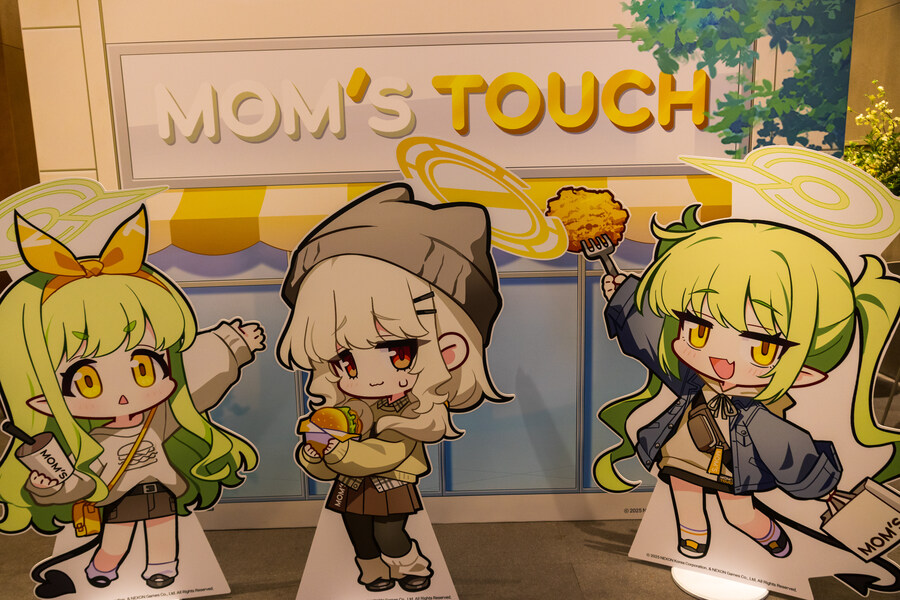 블루아카이브) 맘스터치 3차 콜라보 동대문 ddp 20250928_1.jpg