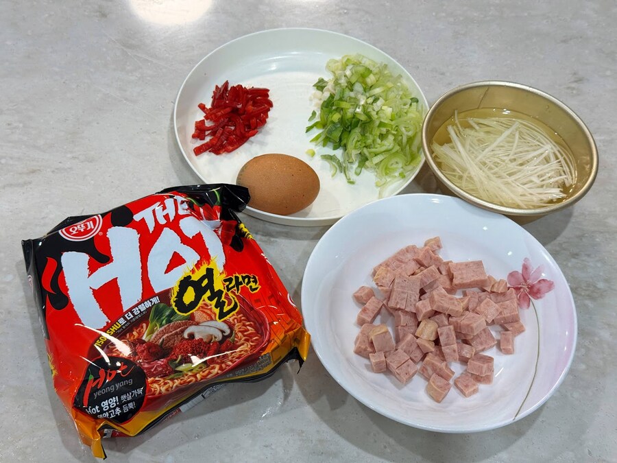 대파 더핫열라면_2.jpg