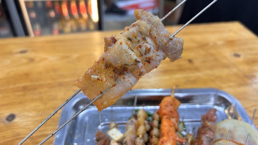 상하이 주택가 한가운데의 쌩로컬 꼬치구이_19.jpg