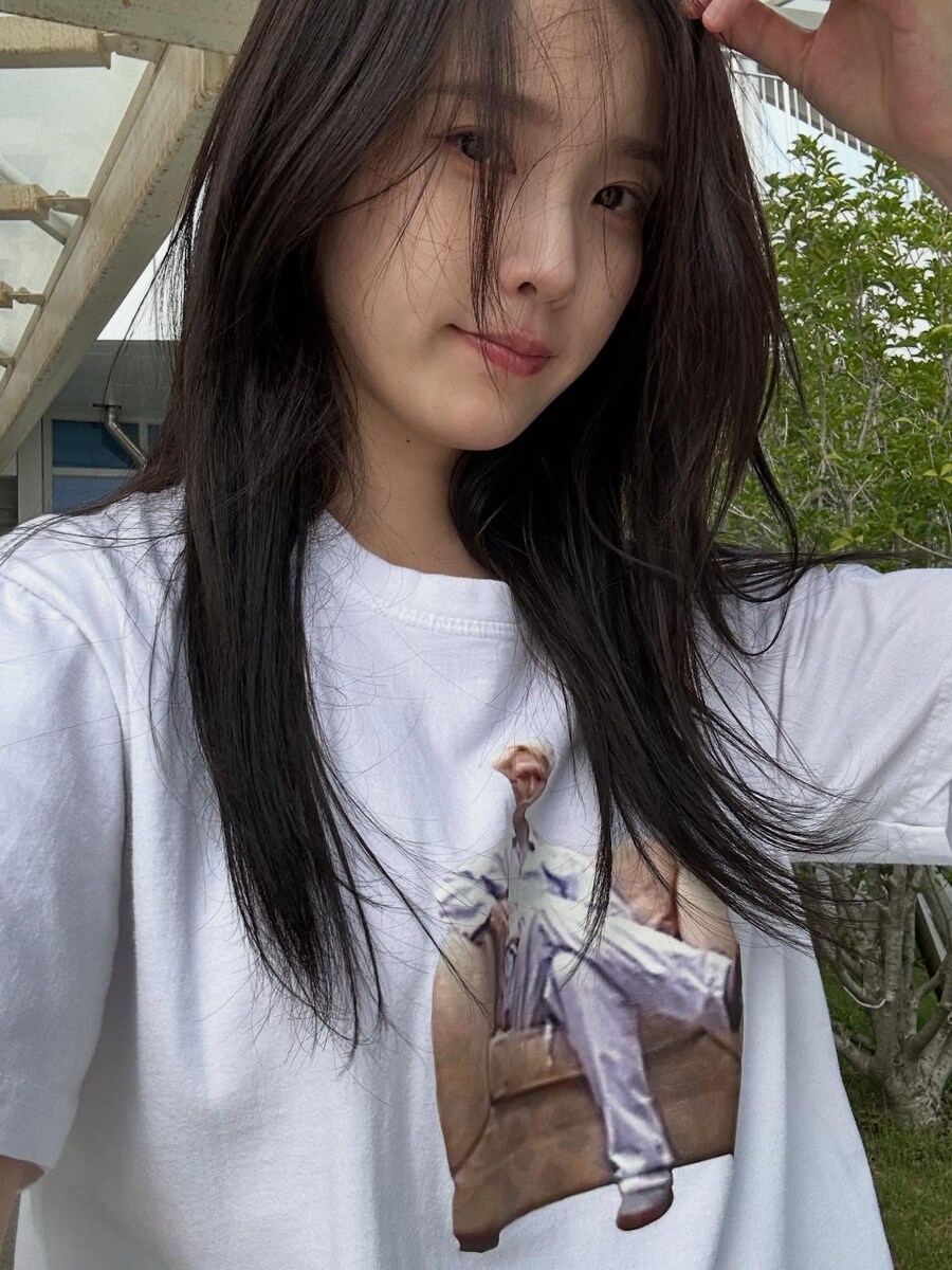 2025.10.01 아이유 인스타그램_15.jpg