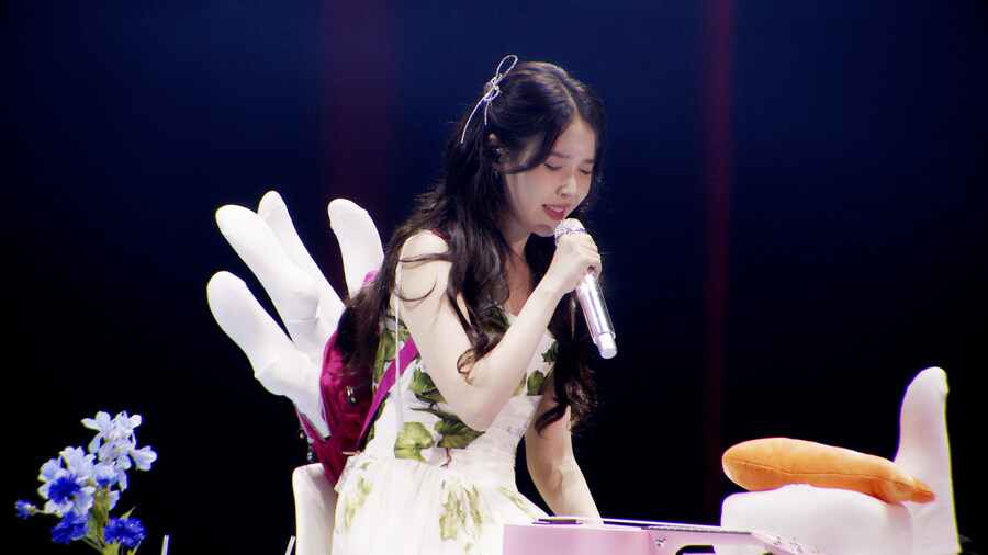 [IU] '라망(L'amant)' Live Clip_1.jpg