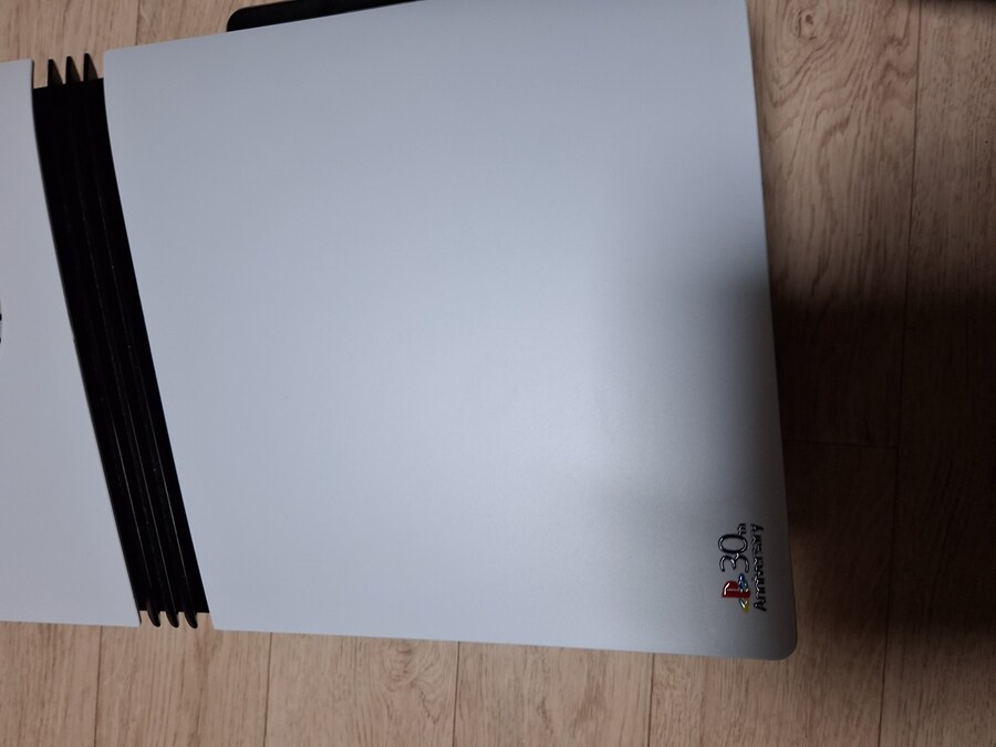 PS5 PRO 환풍기 있는 커버로 바꿔봤습니다_8.jpg