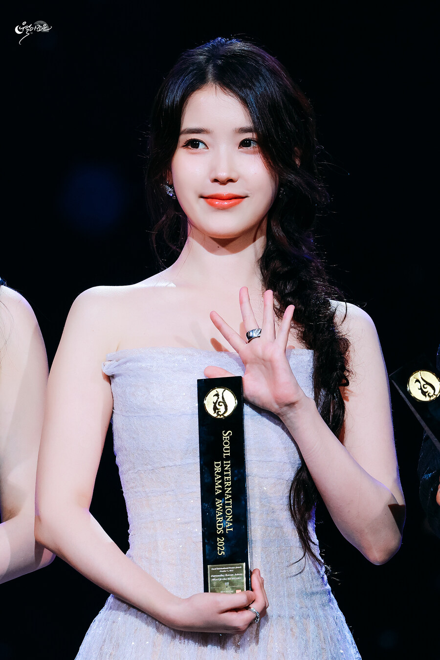 2025.10.02 서울드라마어워즈 아이유(월아조운)_13.jpg