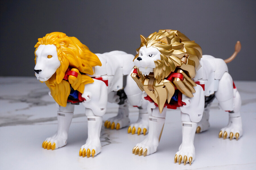 트랜스포머 40주년 셀렉션 라이오 콘보이_4.jpg