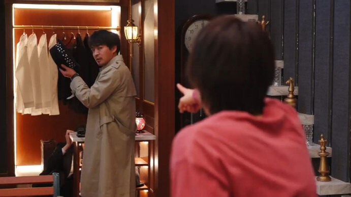 요즘 가면라이더 초반 조력자 근황_8.jpg