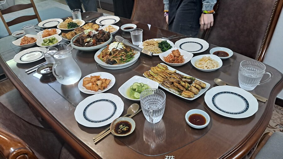 외국에서 오신 분들과의 추석밥상._1.jpg