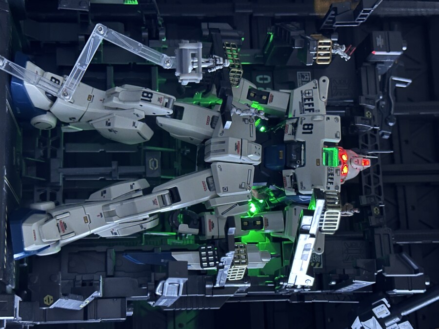 [MG] 건담MS 08소대 EZ-8에 led를_13.jpg