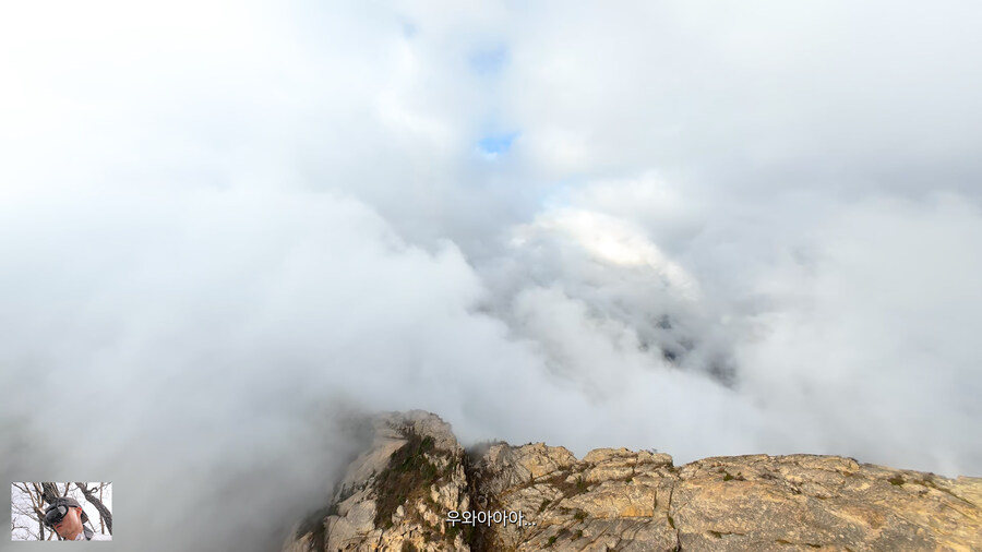 공룡능선 절벽에서 뛰어내리면서 촬영을 해봤습니다 9:50 운해영상을 즐겨보세요!_6.jpg