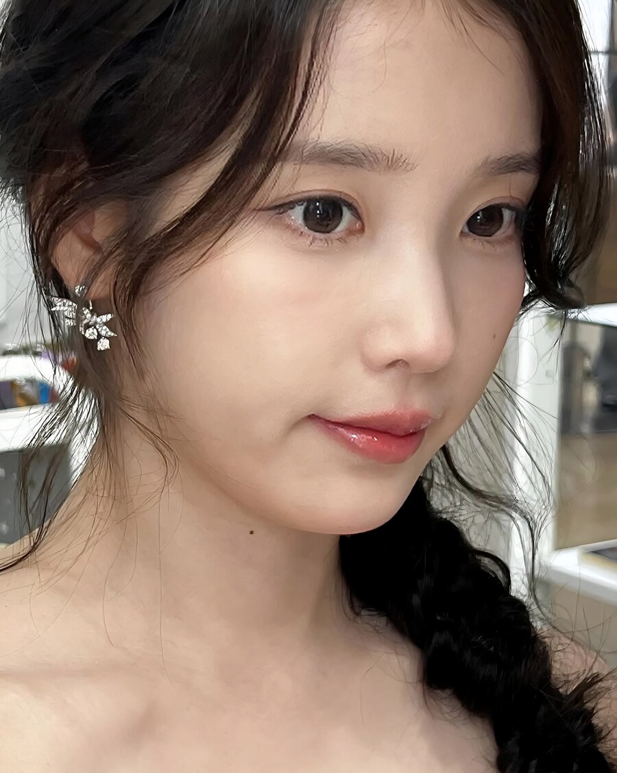 2025.10.06 아이유 인스타그램(서울드라마어워즈 비하인드)_3.jpg