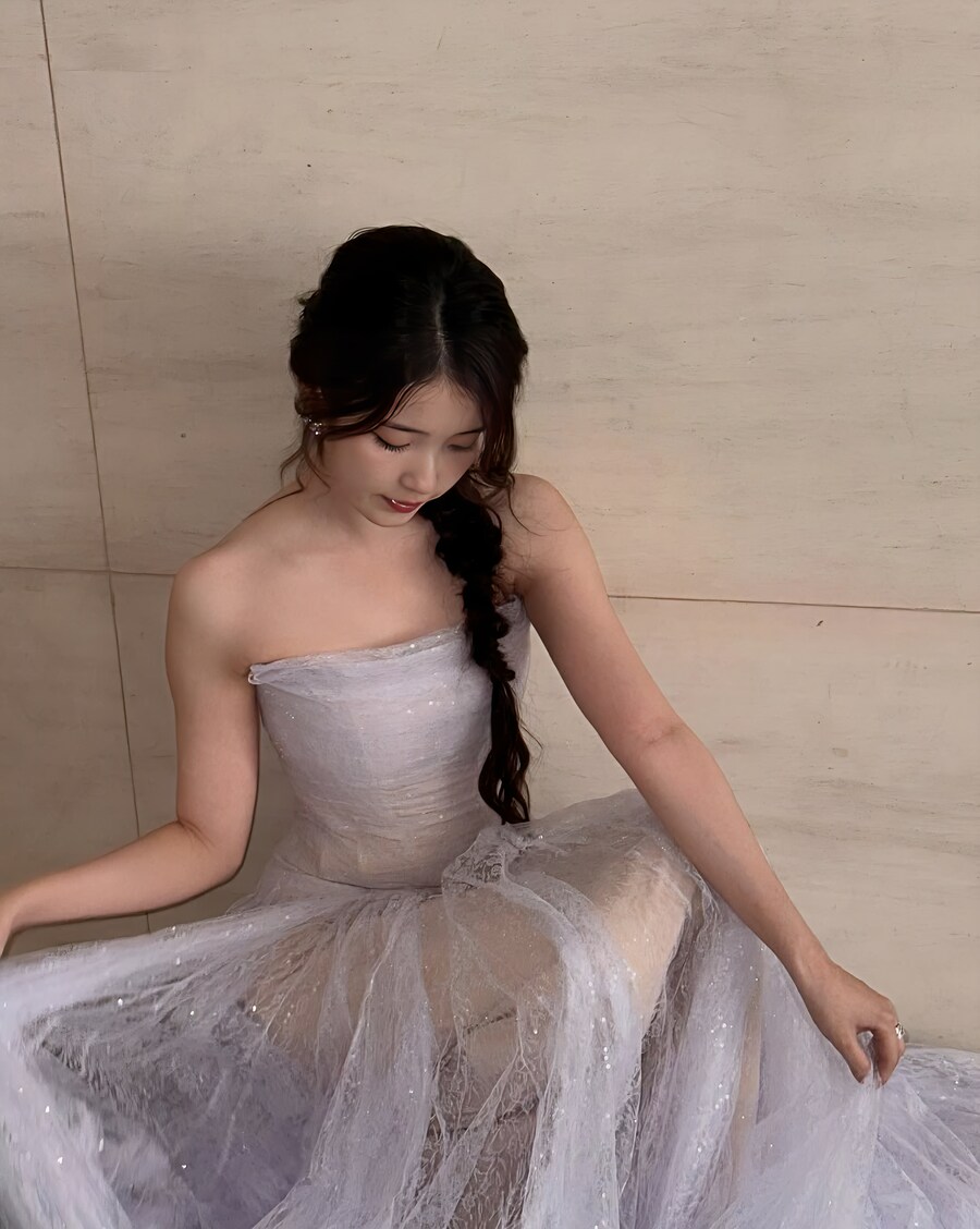 2025.10.06 아이유 인스타그램(서울드라마어워즈 비하인드)_13.jpg