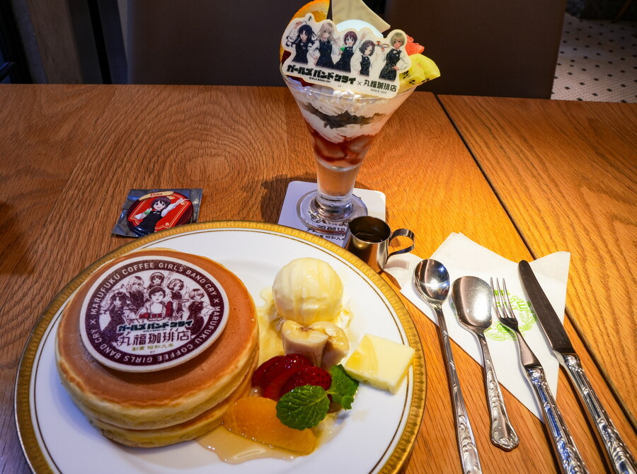 걸즈 밴드 크라이 콜라보 카페 & 팝업샵_9.jpg