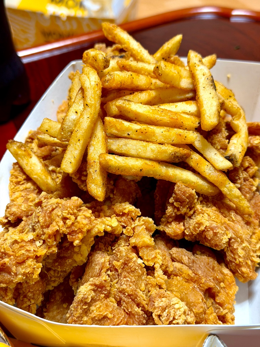 맘스터치 치킨&피자_1.jpeg