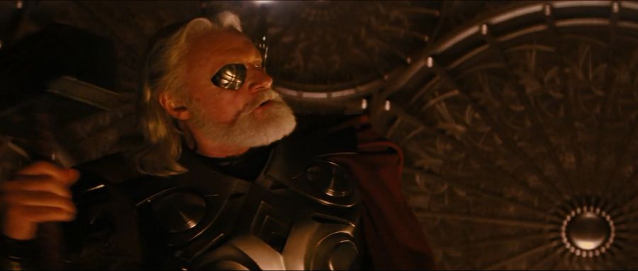 [MCU]묠니르에게 주문을 걸었던 오딘_1.jpg