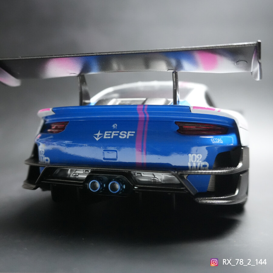 1:18 Porsche 911 GT2 RS Clubsport 25 연방군 커스텀_13.jpg