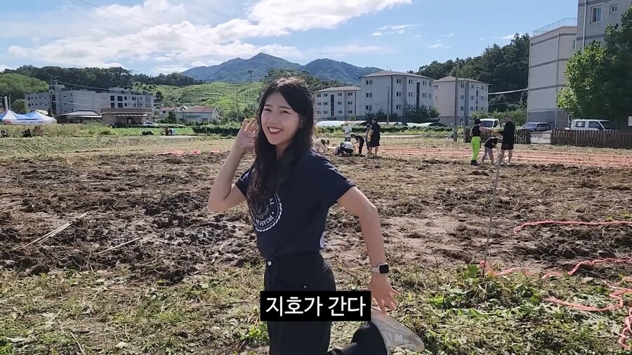 자동사냥 돌리려고 충원한 충주맨 팀원들 근황_4.jpg