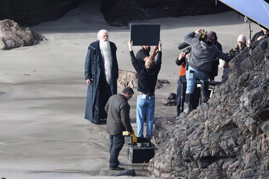 HBO ‘해리 포터‘ 존 리스고 덤블도어 첫 모습_6.jpg