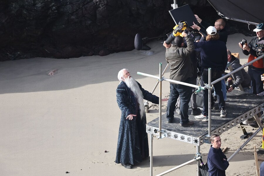 HBO ‘해리 포터‘ 존 리스고 덤블도어 첫 모습_7.jpg