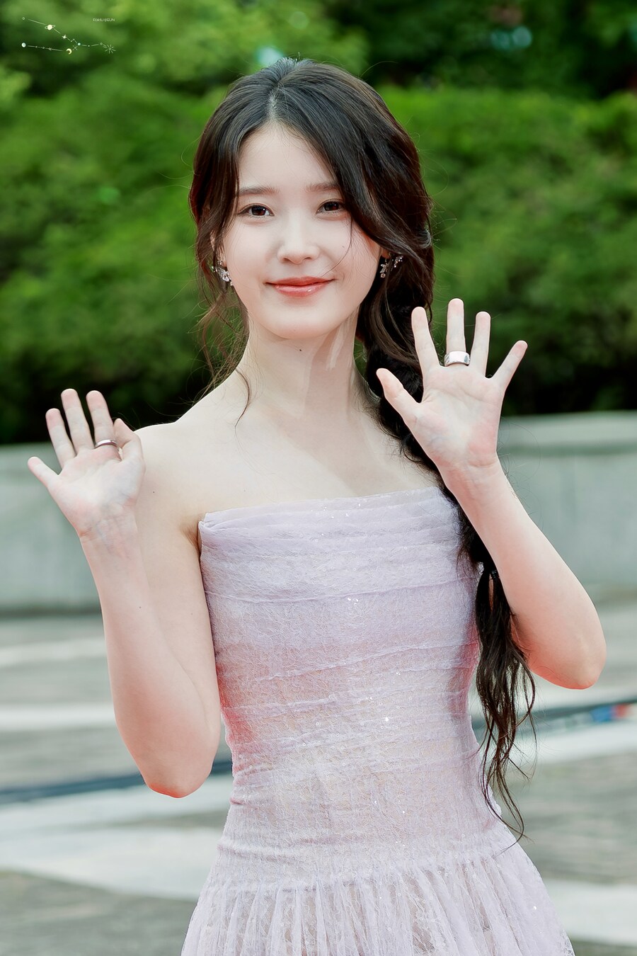2025.10.02 서울드라마어워즈 아이유 레드카펫(땡촐이)_4.jpg