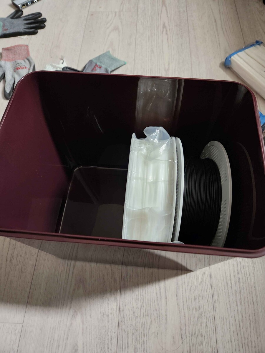 다이소 16L 김장통 이거 3D프린터 필라멘트 보관으로 딱이네..._1.jpg